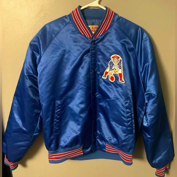 Vintage 80’s Locker Line New England Patriots Satin Bomber Jacket (L)